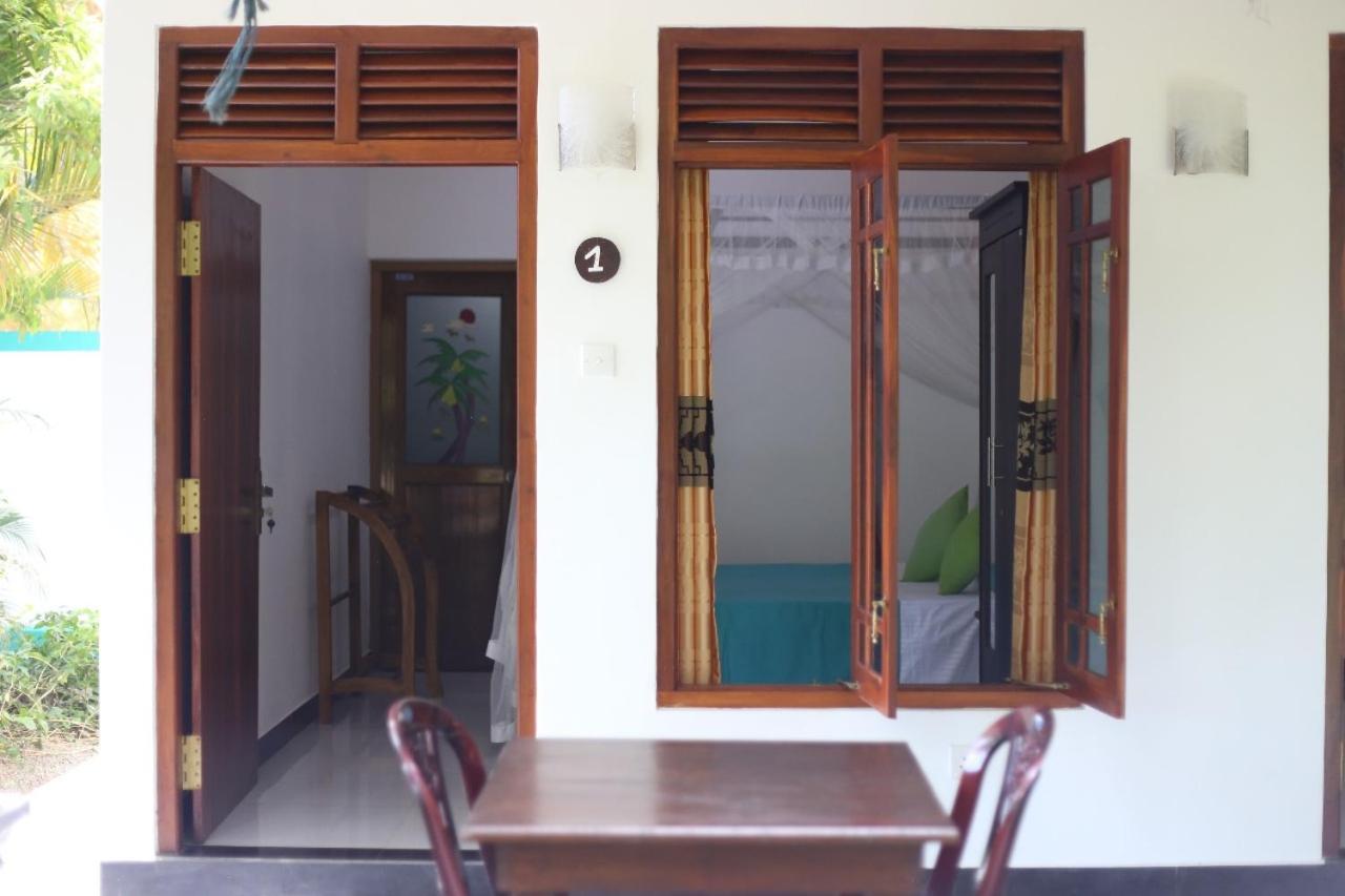 Bakery Family Guest House Mirissa Esterno foto
