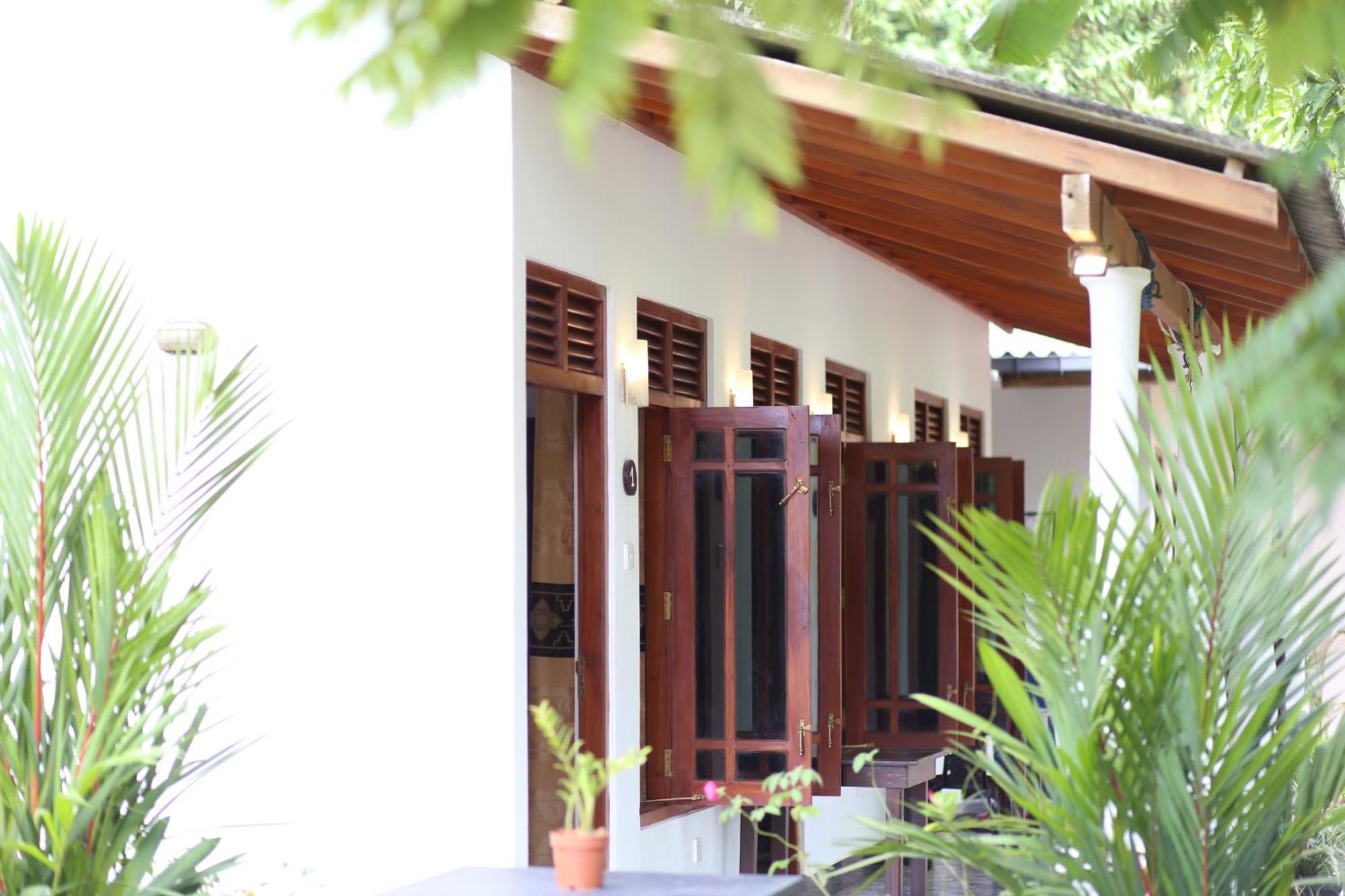 Bakery Family Guest House Mirissa Esterno foto