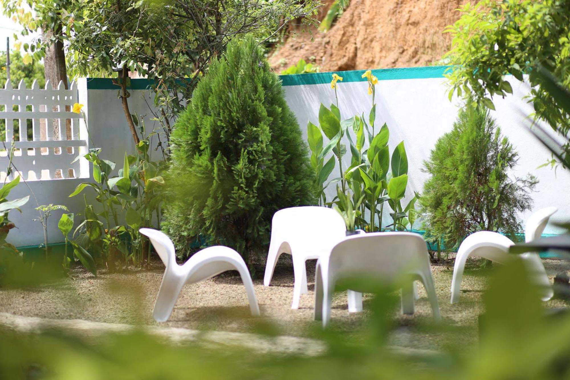 Bakery Family Guest House Mirissa Esterno foto