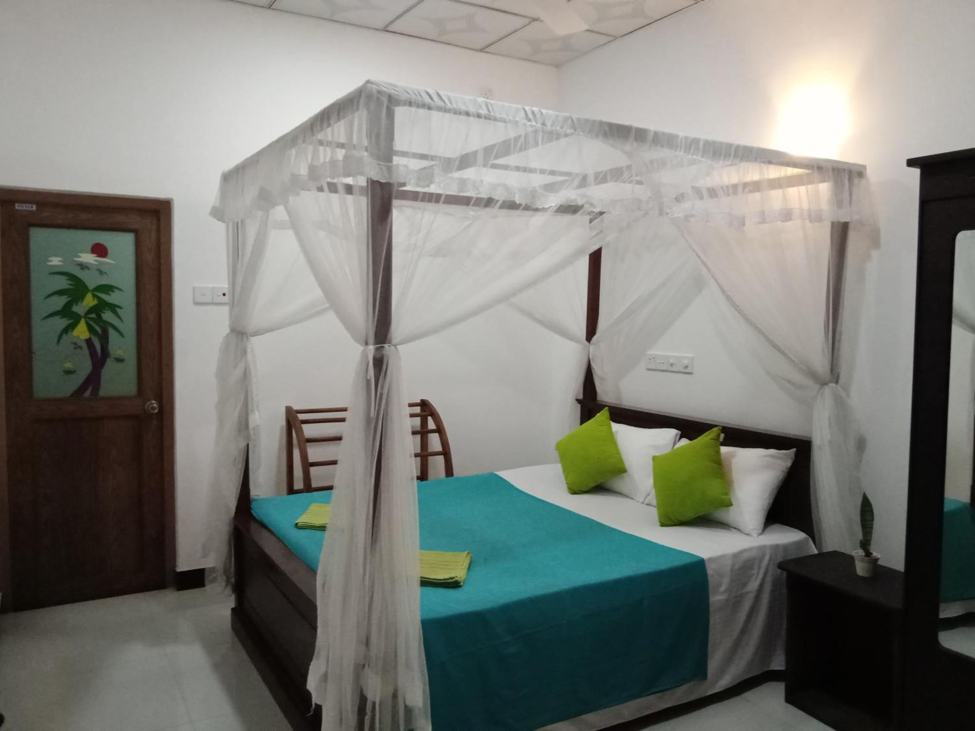 Bakery Family Guest House Mirissa Esterno foto