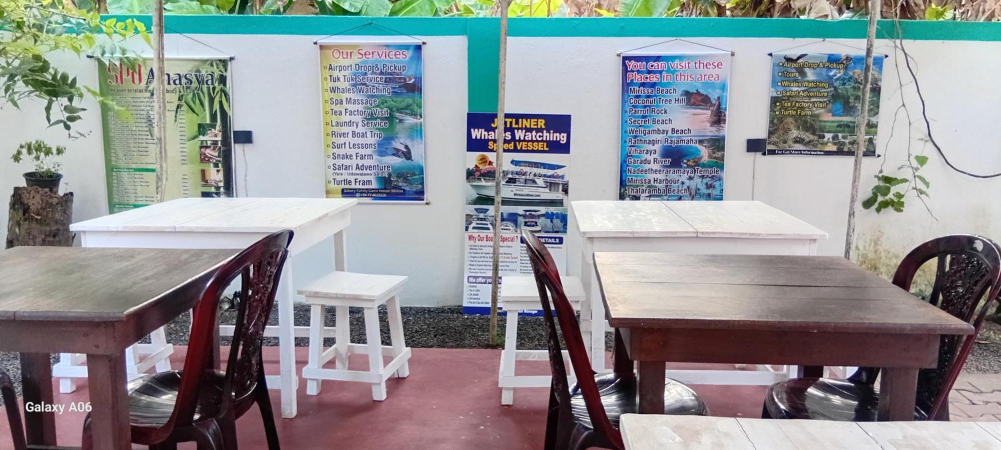 Bakery Family Guest House Mirissa Esterno foto